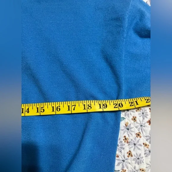 NWT!!
Double Zero Women'sTextured Mock Neck Pullover Sweater - Picture 6 of 6